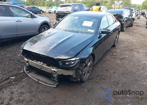 2021 Mercedes-Benz E 350 4Matic z USA, uszkodzony, nr VIN W1KZF8EB0MA873235